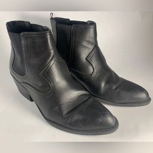 DIVIDED by H&M Womens Black Boots US Size 7 / EUR 38 Faux Leather- Pull On